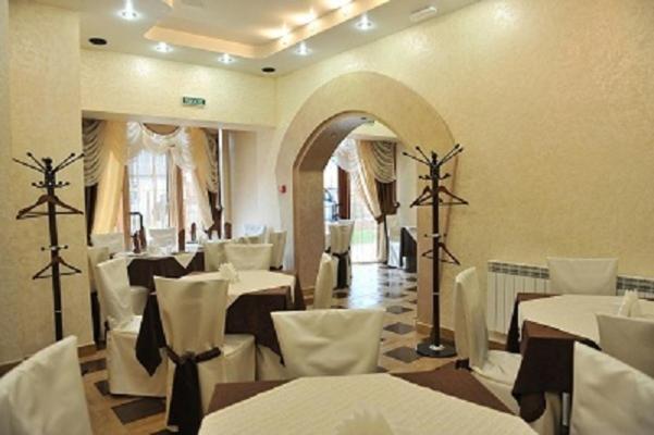 Andinna Hotel Chernivtsi Exterior photo